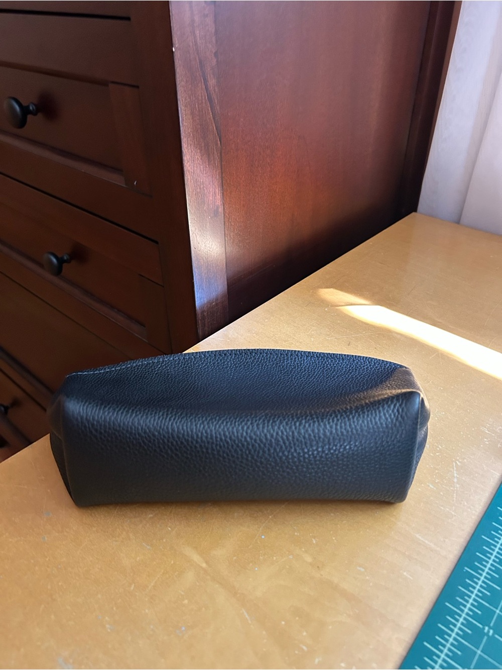 NWOT Leather Pouch/ Clutch with contrasting Zipper - Picture 5 of 10